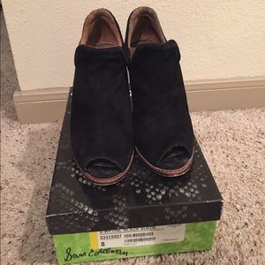 Sam Elderman - Black suede open toe wedges